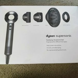 NEW Dyson Supersonic Hair Dryer Classic Silver EU
